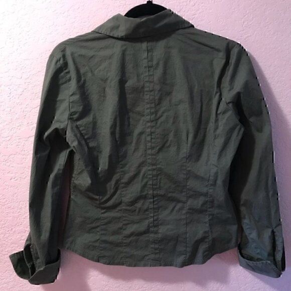 NWOT. Great condition Sisley button down shirt. - Picture 4 of 7